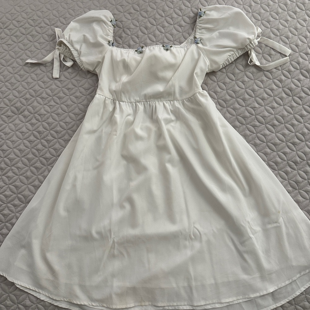 white puff sleeve babydoll dress